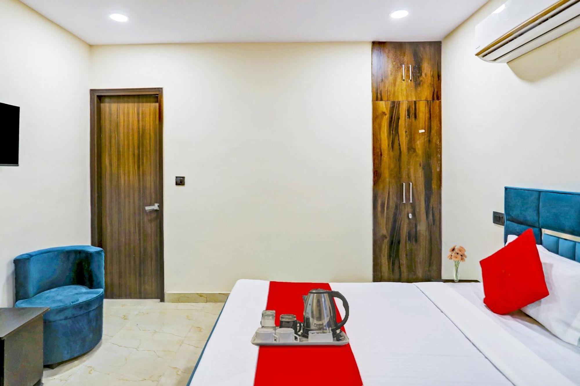 Hotel O Royal Lotus Stay Near Ip Extension Metro Station Нью-Дели Экстерьер фото