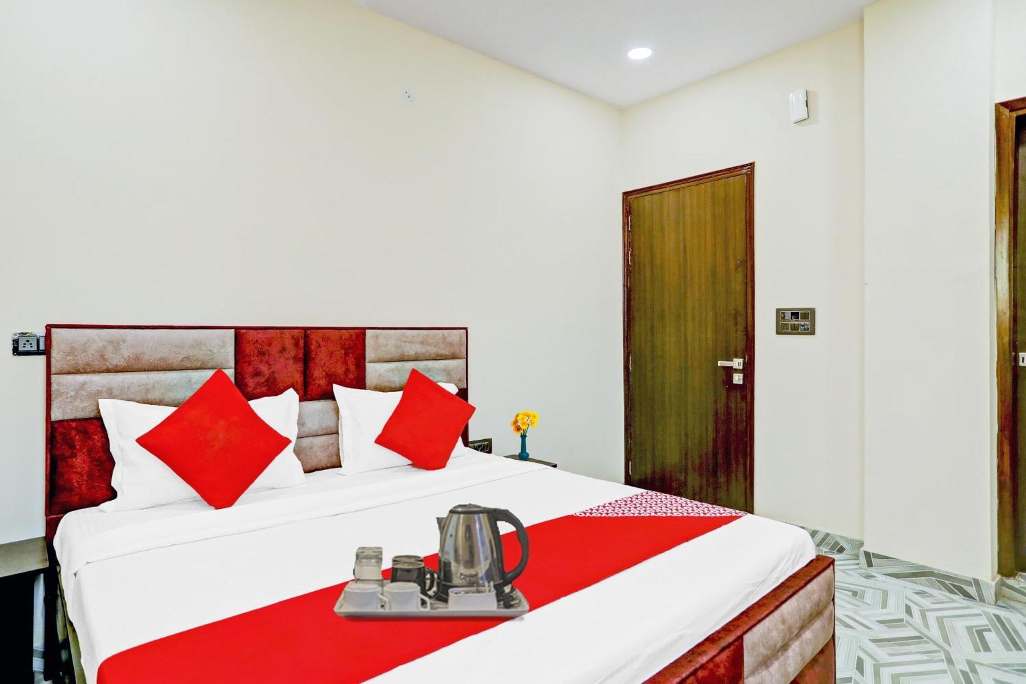 Hotel O Royal Lotus Stay Near Ip Extension Metro Station Нью-Дели Экстерьер фото