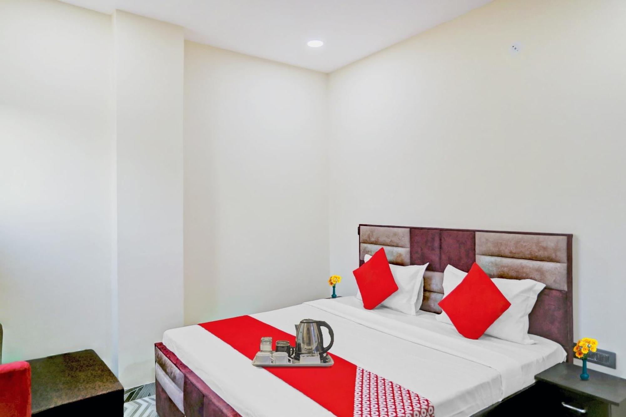 Hotel O Royal Lotus Stay Near Ip Extension Metro Station Нью-Дели Экстерьер фото
